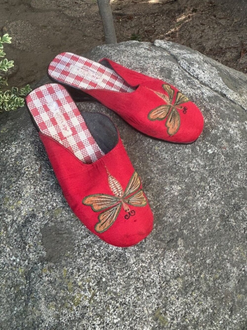 April Cornell Red Dragonfly Embroidered Slides Mules Size 39 - Picture 9 of 10